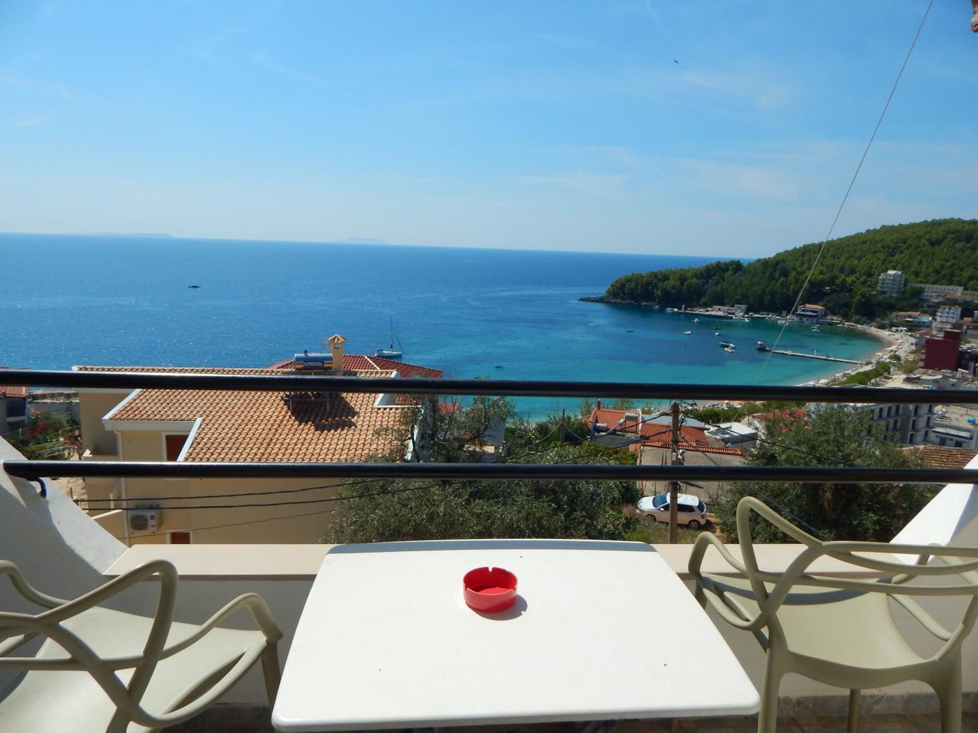 Bel Air Rooms Himare Room photo