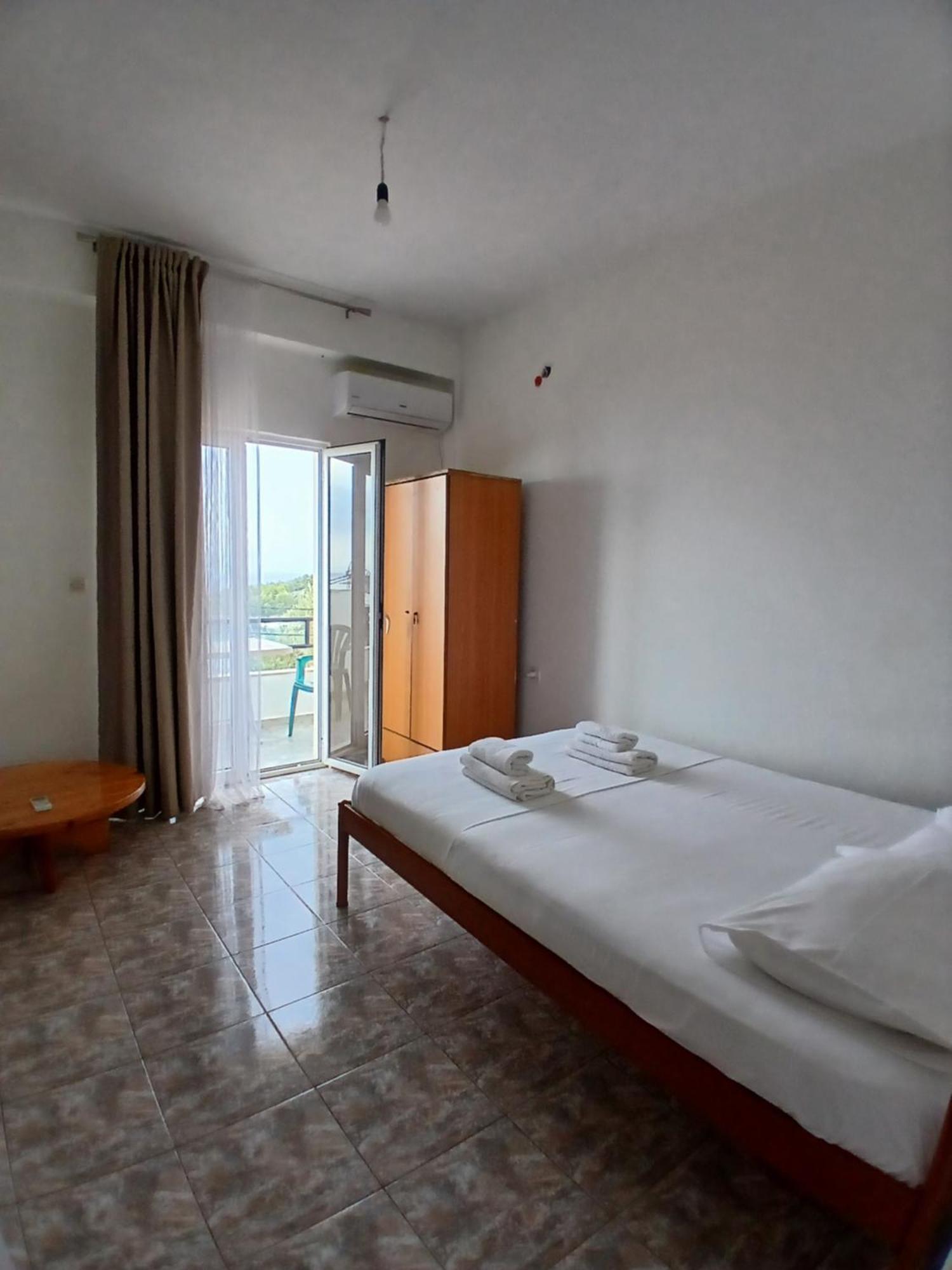 Bel Air Rooms Himare Room photo